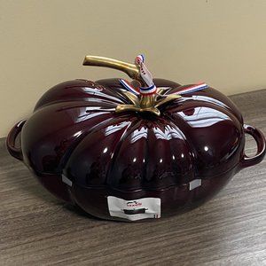 NWT Staub tomato cocotte grenadine, cast iron, 3QT